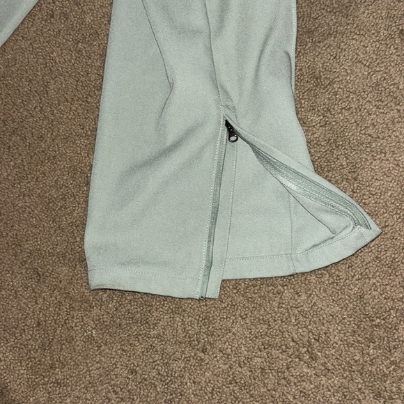 Cyan colored pants from Jordan sized medium - Picture 5 of 5